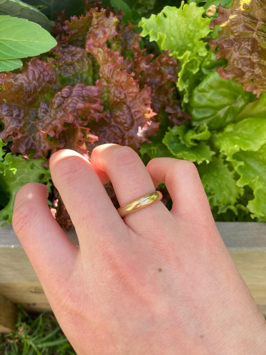 Antique Australian 15ct yellow gold donut band, 4.3mm wide