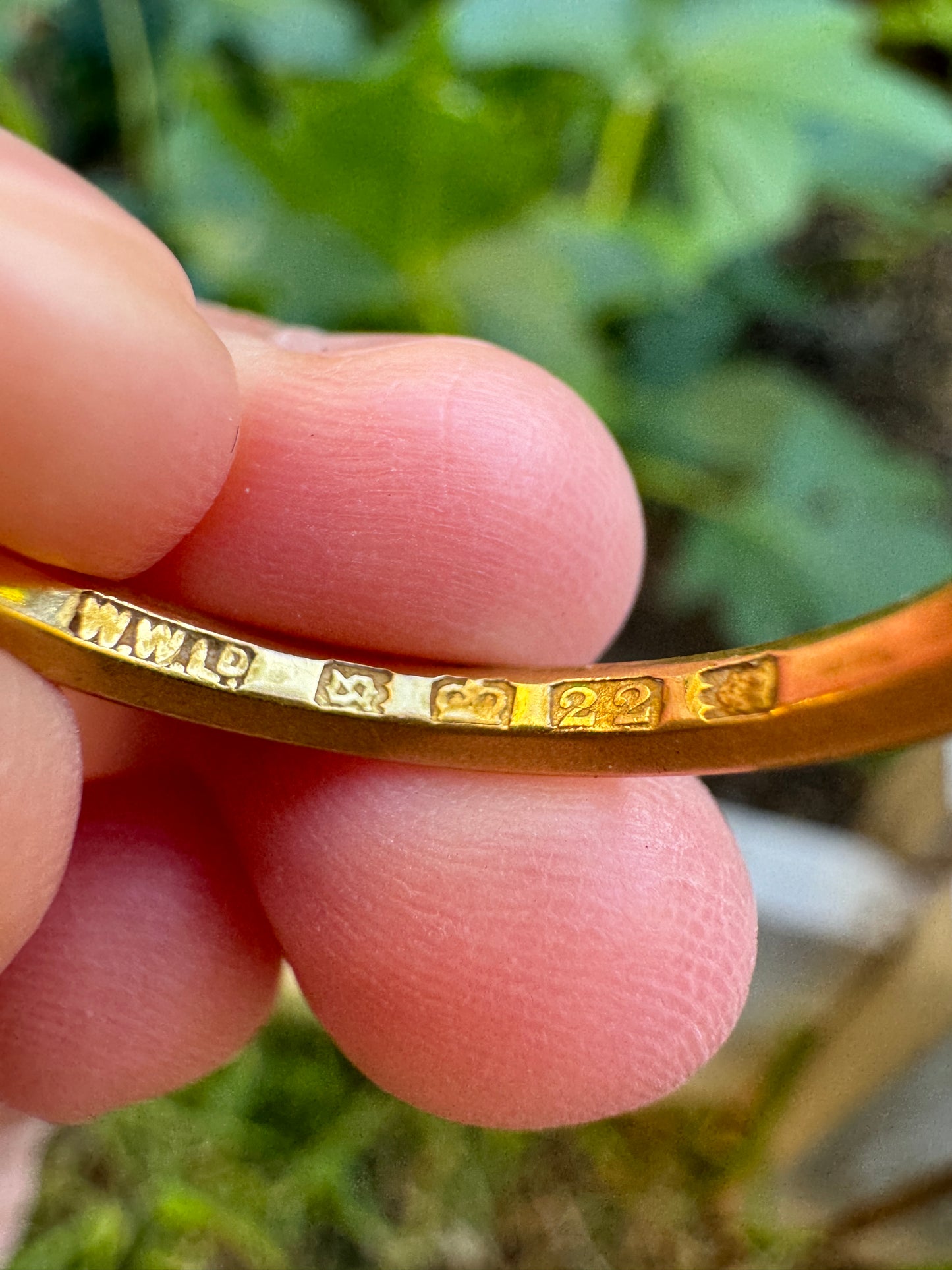 Vintage 22ct yellow gold band, 2mm wide