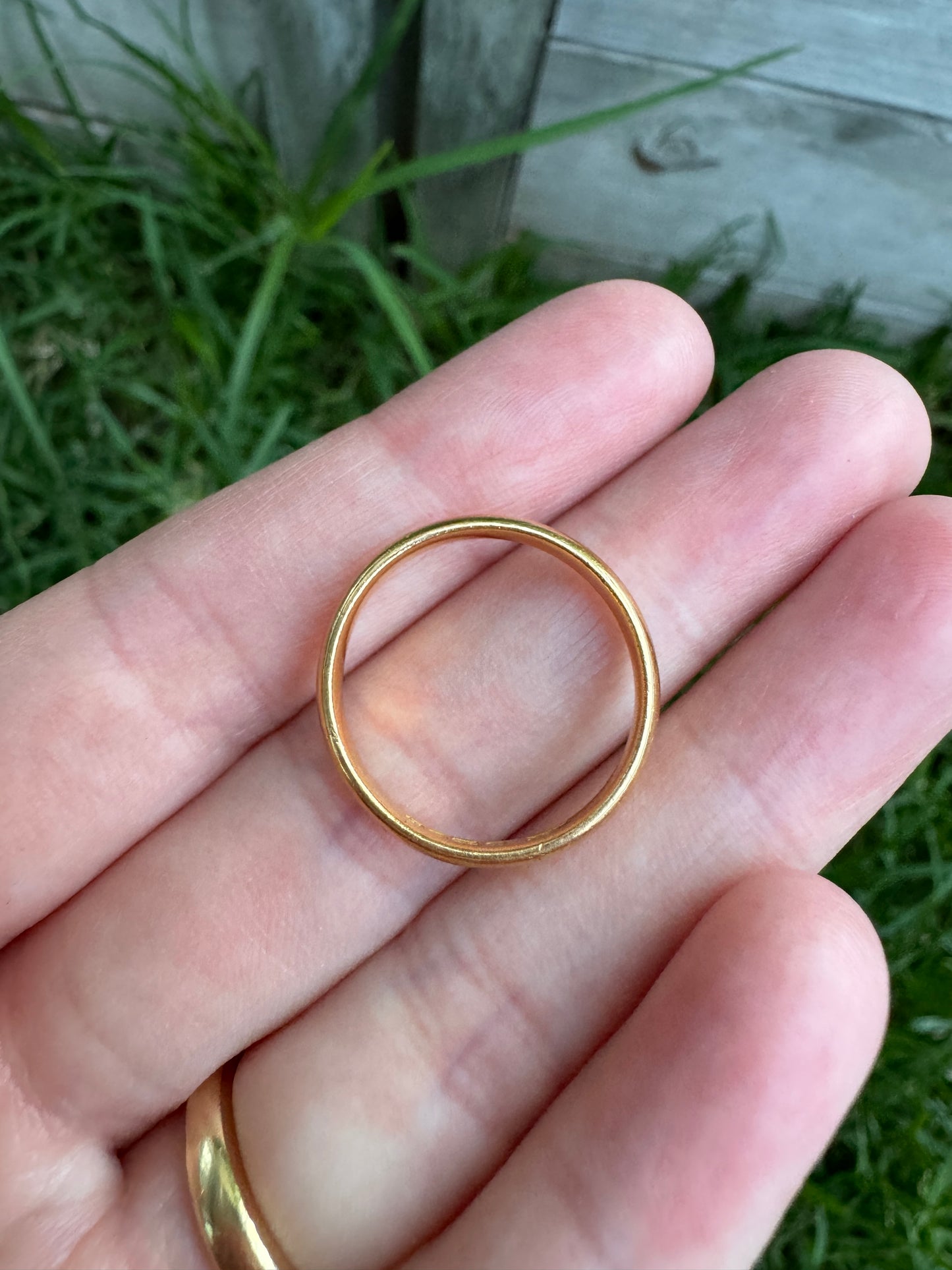 Vintage 22ct yellow gold band, 3mm wide, size O/7