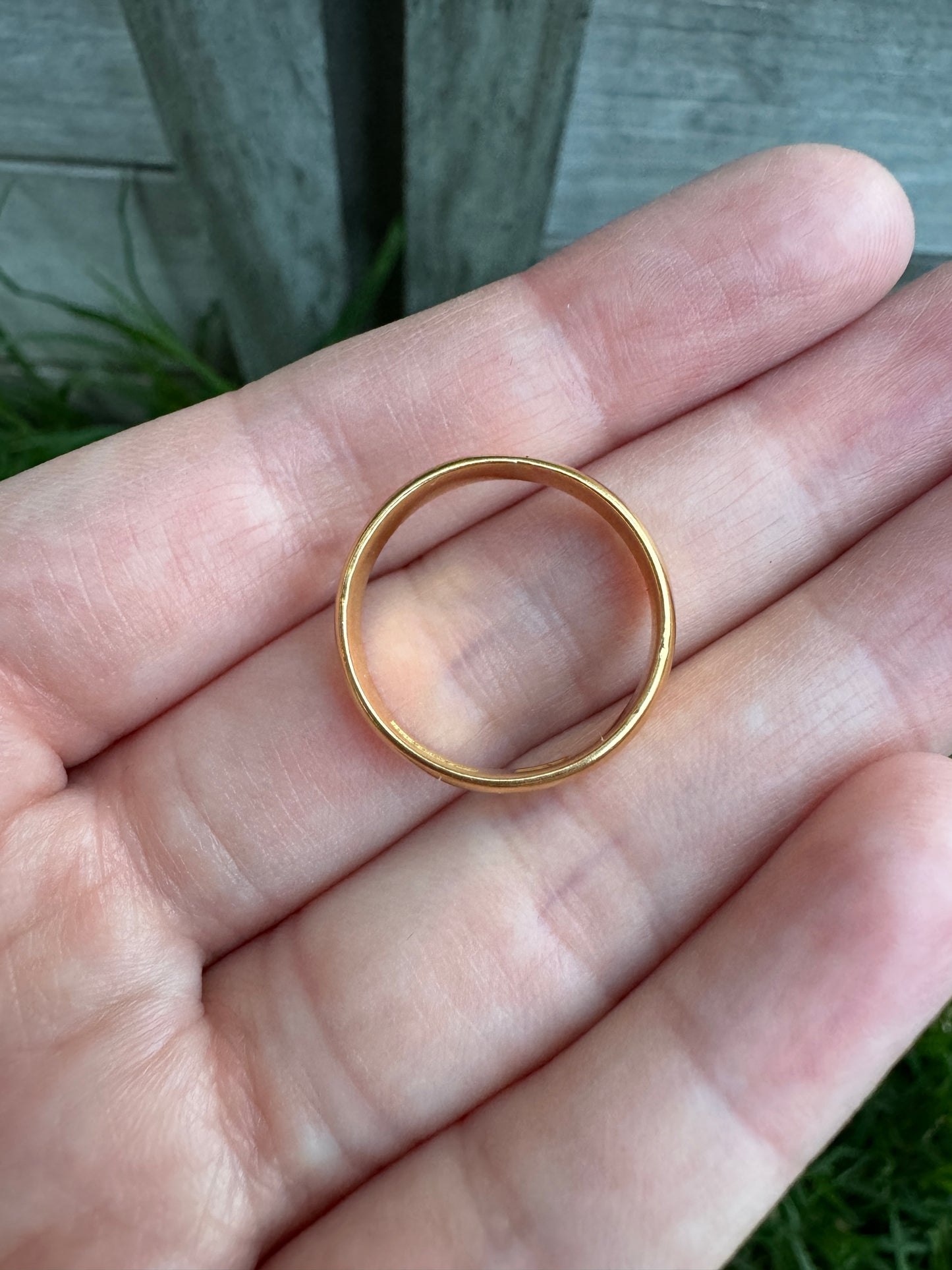 Vintage Australian 22ct yellow gold band, 4mm wide, size N/6.75