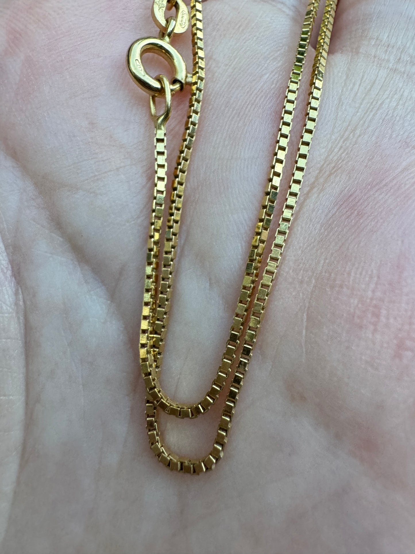 Vintage Italian 10ct yellow gold box chain, 39.5cm / 15.55 inches long