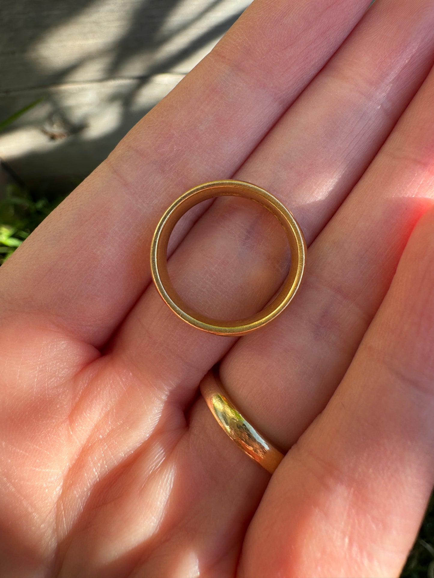 Antique 22ct yellow gold band, 5mm wide