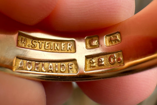 High carat gold jewellery - 18ct (750) and 22ct (916) explained