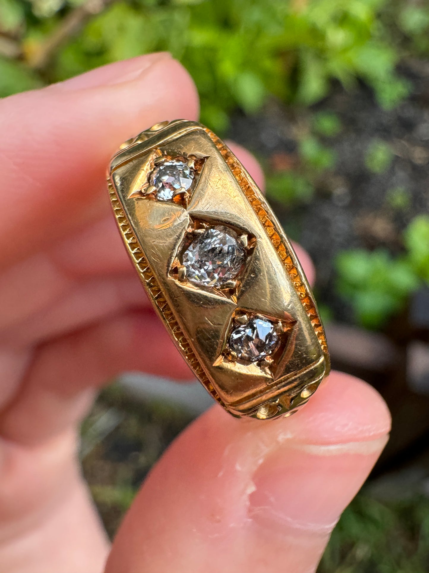 Antique Australian Wendt 18ct yellow gold 0.2ct TCW three stone old mine cut diamond gypsy ring