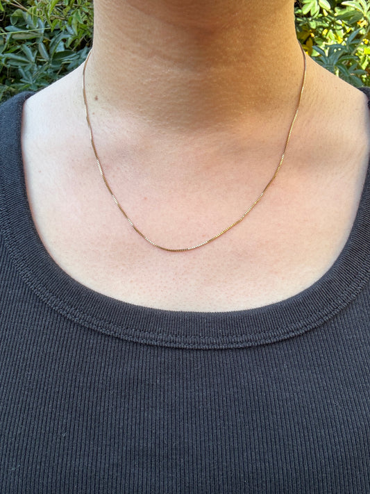Vintage 9ct yellow gold box chain, 46cm / 18.11 inches long