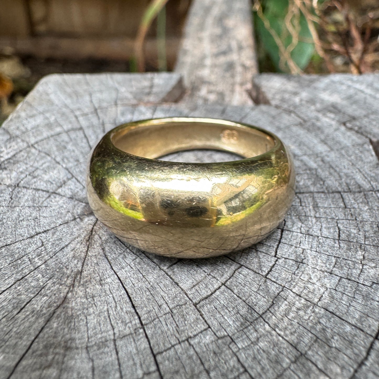 Vintage 9ct yellow gold bombe ring