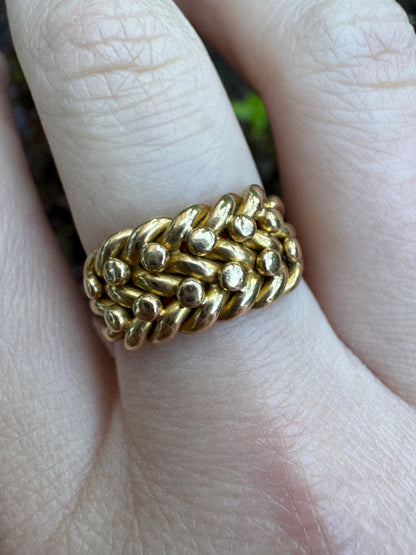 Antique 18ct yellow gold keeper ring