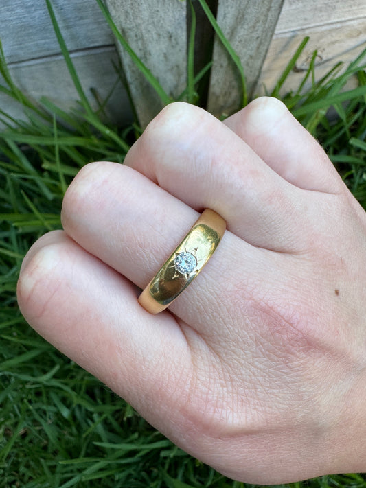 Vintage 18ct yellow gold 0.15ct old European cut diamond gypsy ring