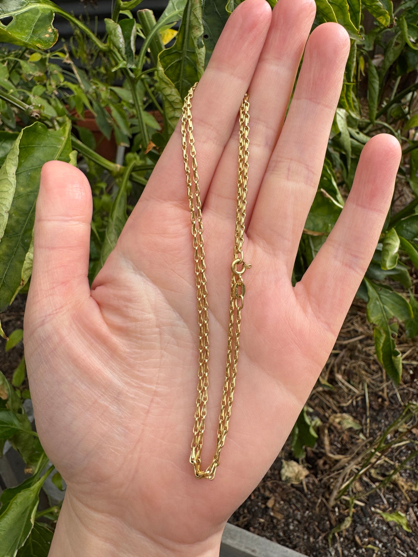 Vintage Italian 18ct yellow gold hayseed/barleycorn link chain, 49cm / 19.29 inches long
