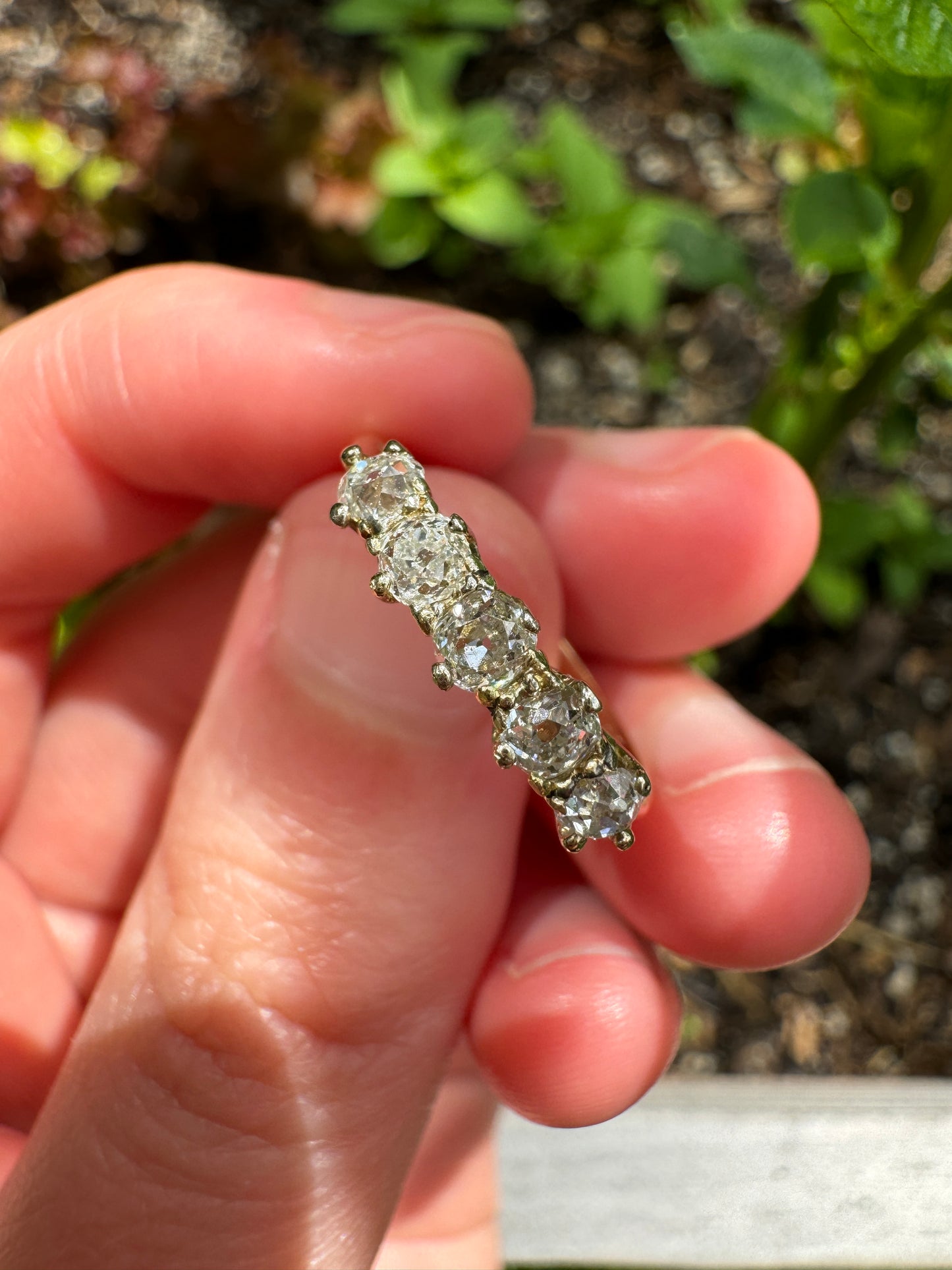 Vintage 18ct yellow gold five stone 0.6ct TCW old mine cut diamond ring