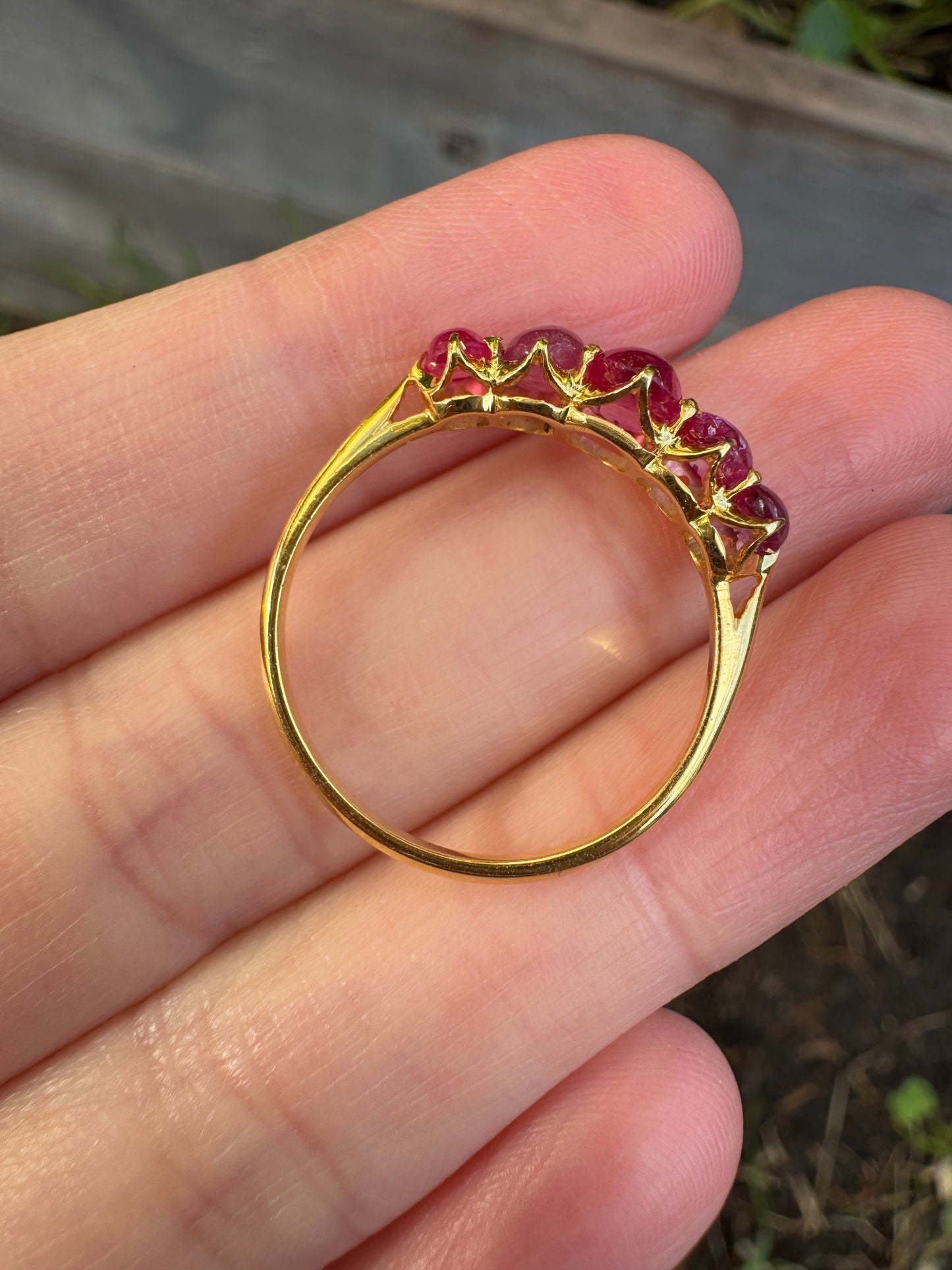 Antique 15ct yellow gold five stone 1.65ct TCW natural pink sapphire cabochon ring