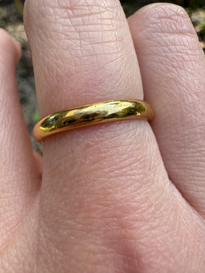 Antique Victorian 18ct yellow gold band, 3mm wide