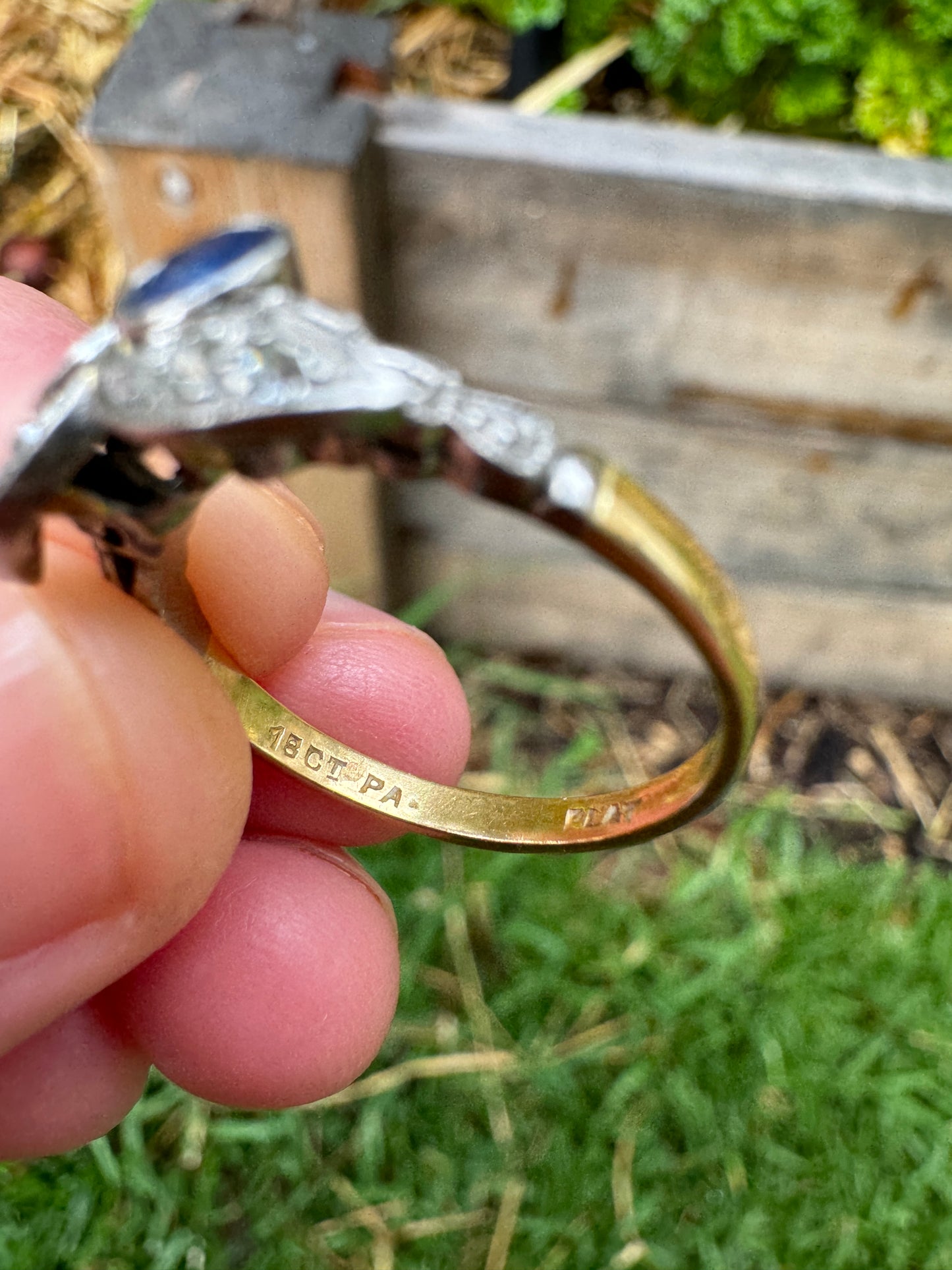 Vintage 18ct yellow gold and platinum natural sapphire and mixed old cut diamond 'berry' ring