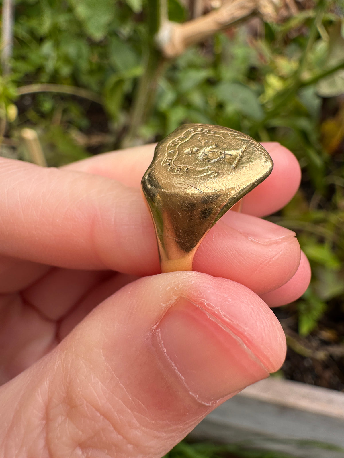 Vintage 18ct gold signet ring