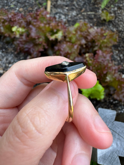 Antique 15ct yellow gold onyx and old mine cut diamond ring