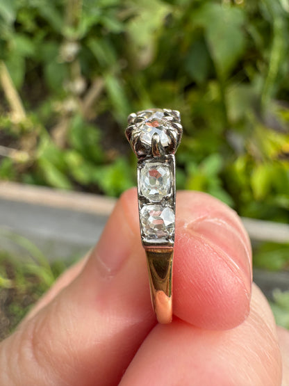 Antique 18ct gold old mine cut diamond trilogy ring