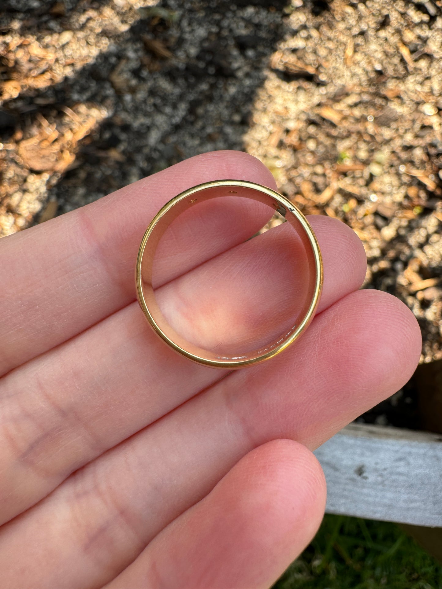 Vintage 18ct yellow gold three stone single cut diamond starset gypsy ring