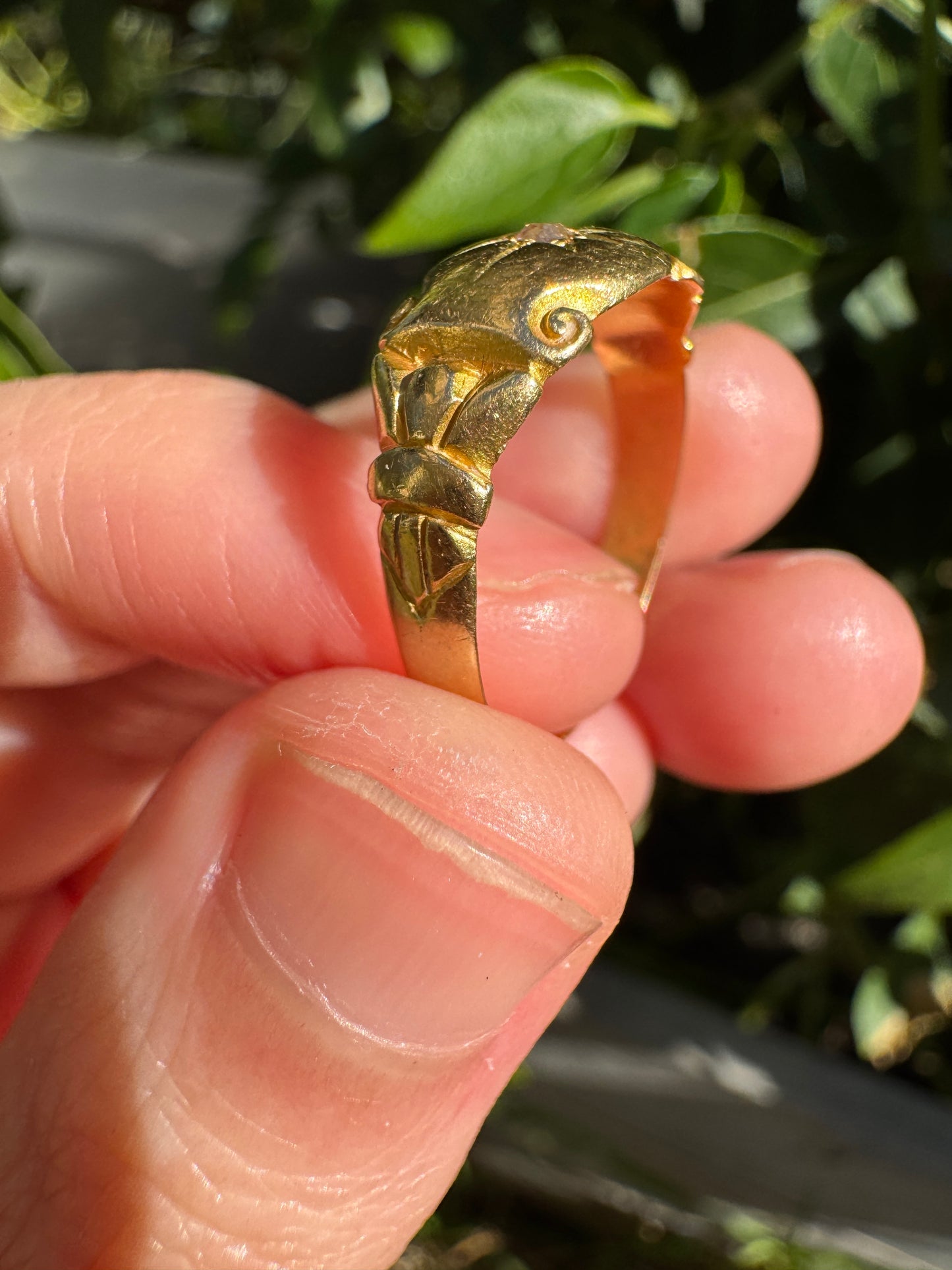 Antique 18ct yellow gold old mine cut diamond starset gypsy ring