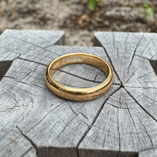 Antique 22ct yellow gold band, 3.5mm wide