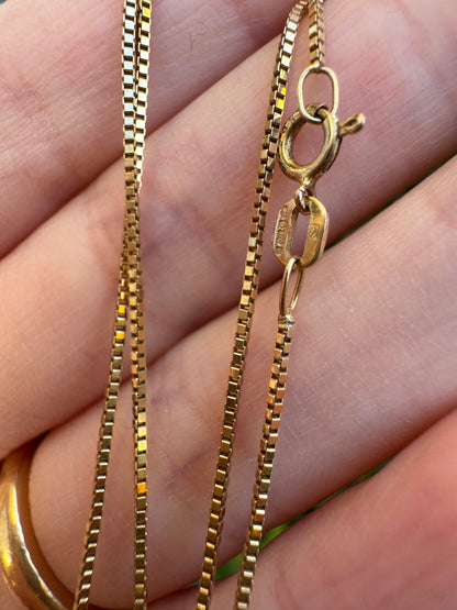 Vintage 9ct yellow gold box chain, 46cm / 18.11 inches long