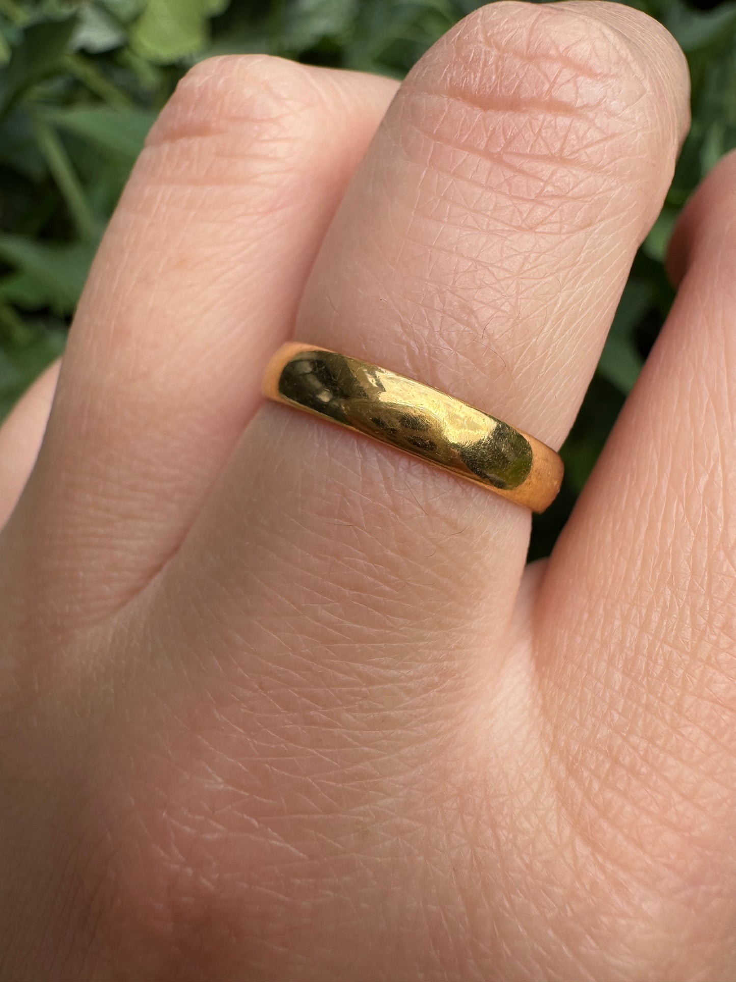 Vintage 22ct yellow gold band, 3mm wide