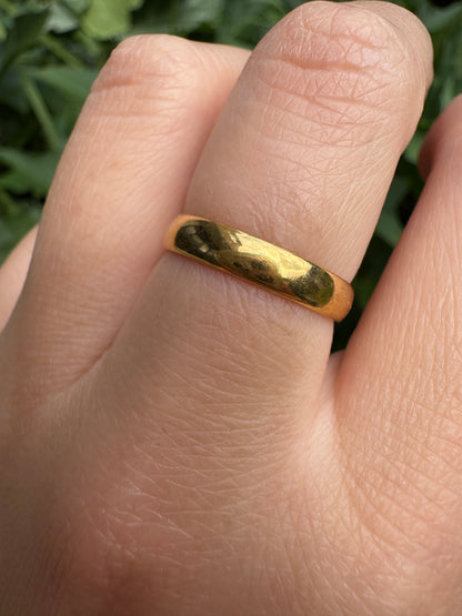 Vintage 22ct yellow gold band, 3mm wide
