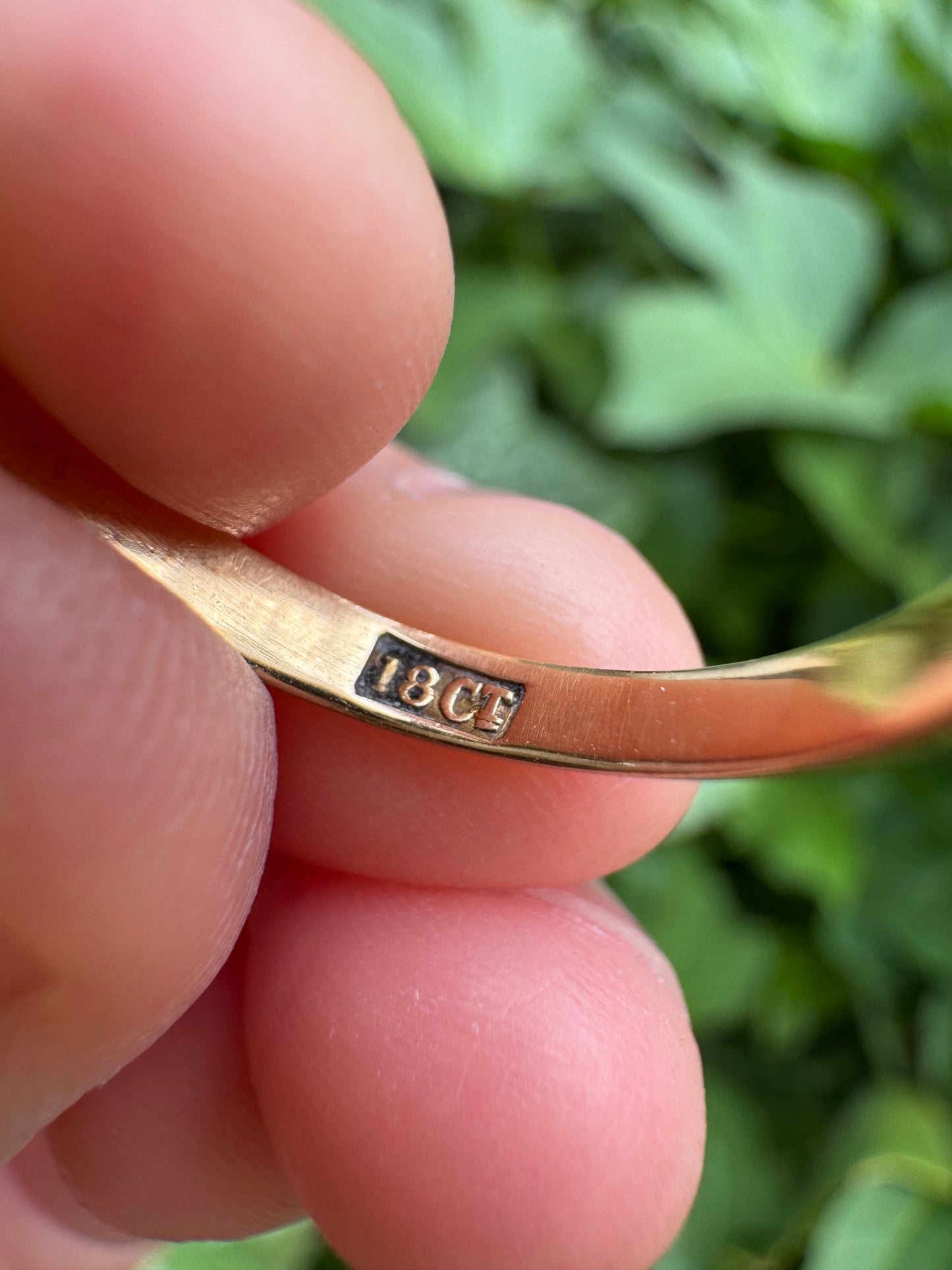 Vintage 18ct yellow gold single cut diamond daisy ring
