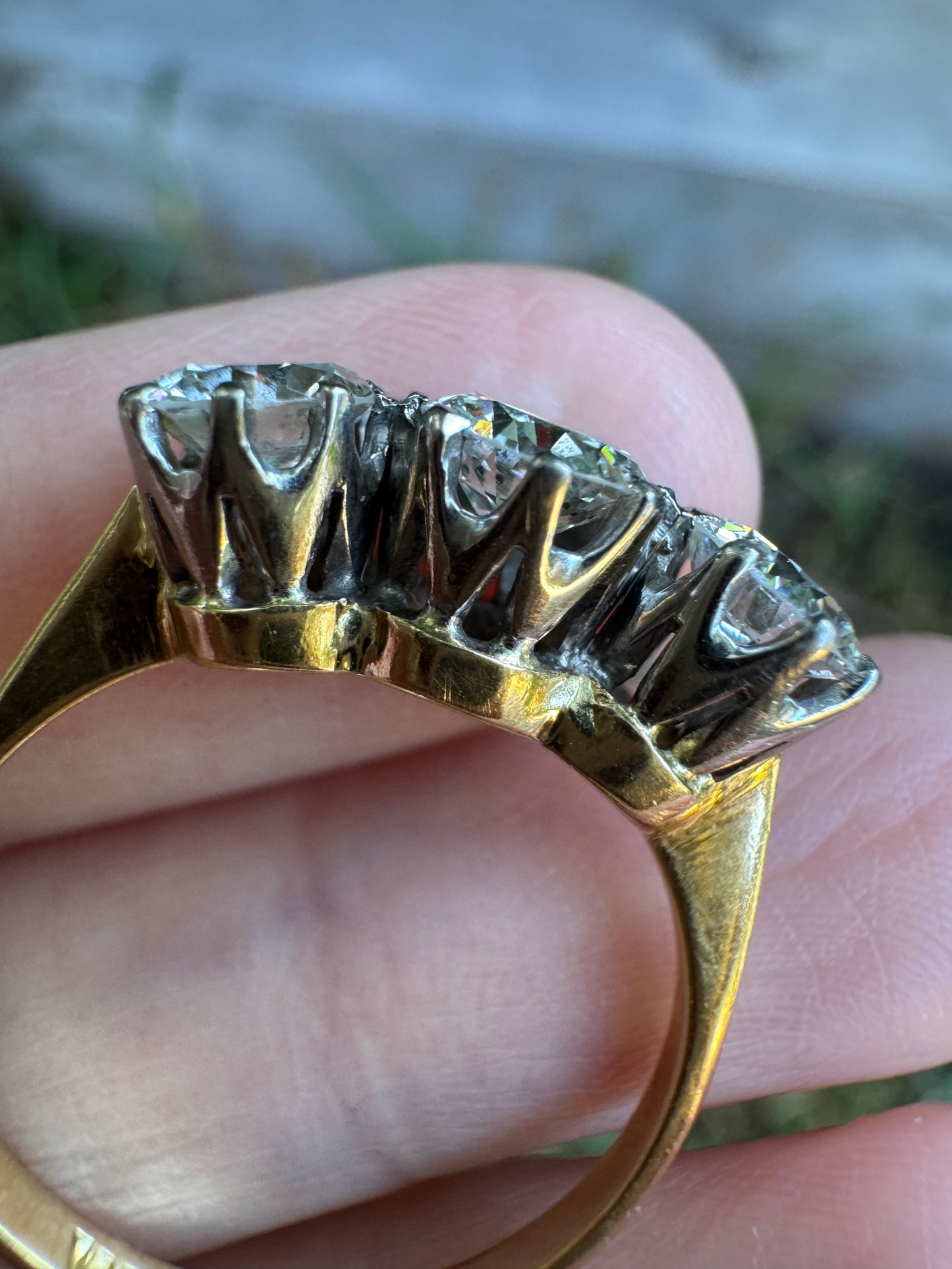 Vintage Mid Century 18ct yellow gold three stone 1.51ct TCW old European cut diamond ring