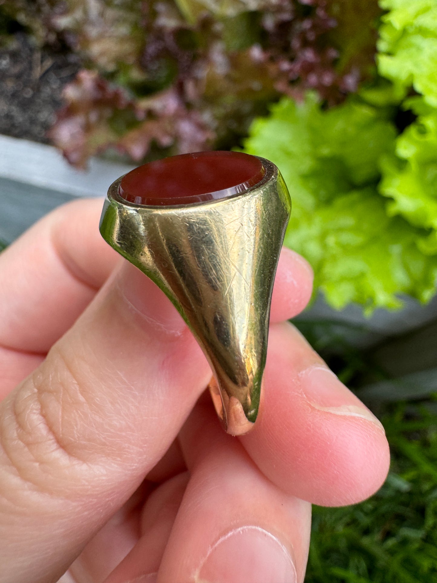 Vintage 9ct yellow gold carnelian signet ring