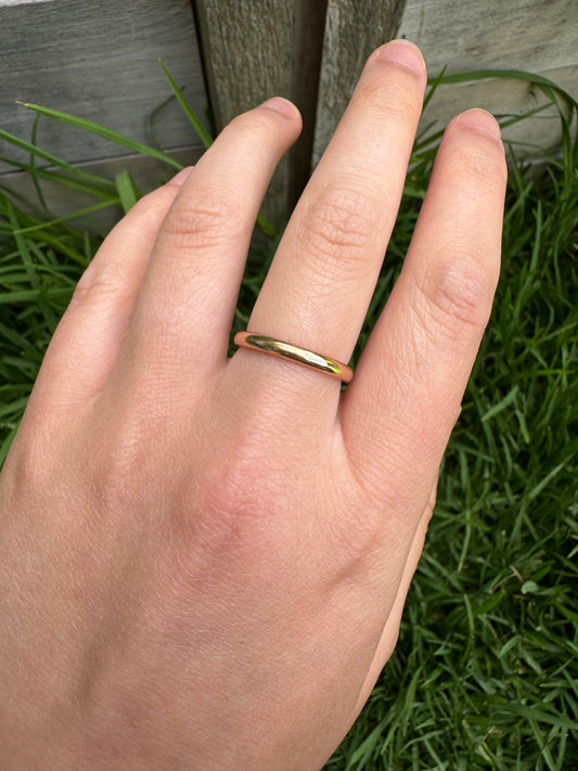 Vintage 9ct rosy yellow gold band, 2.5mm wide