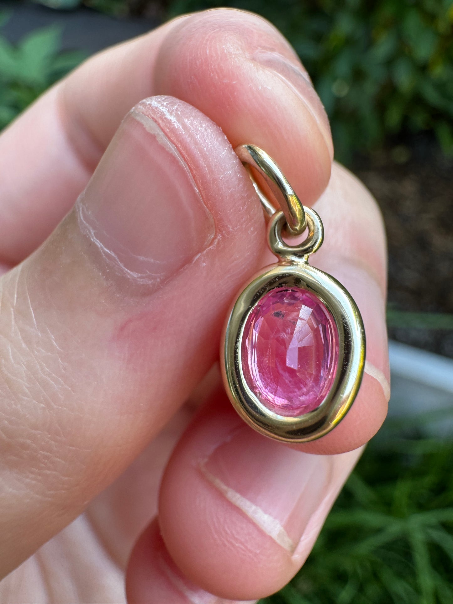 Custom 9ct yellow gold 0.72ct pink sapphire bezel set pendant