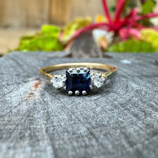 Vintage 18ct yellow gold and platinum natural table cut sapphire and old cut diamond ring