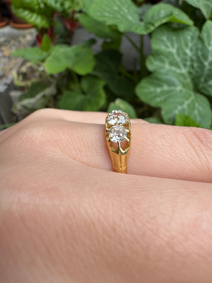 Antique 18ct yellow gold three stone 1.07ct TCW old mine cut diamond belcher ring