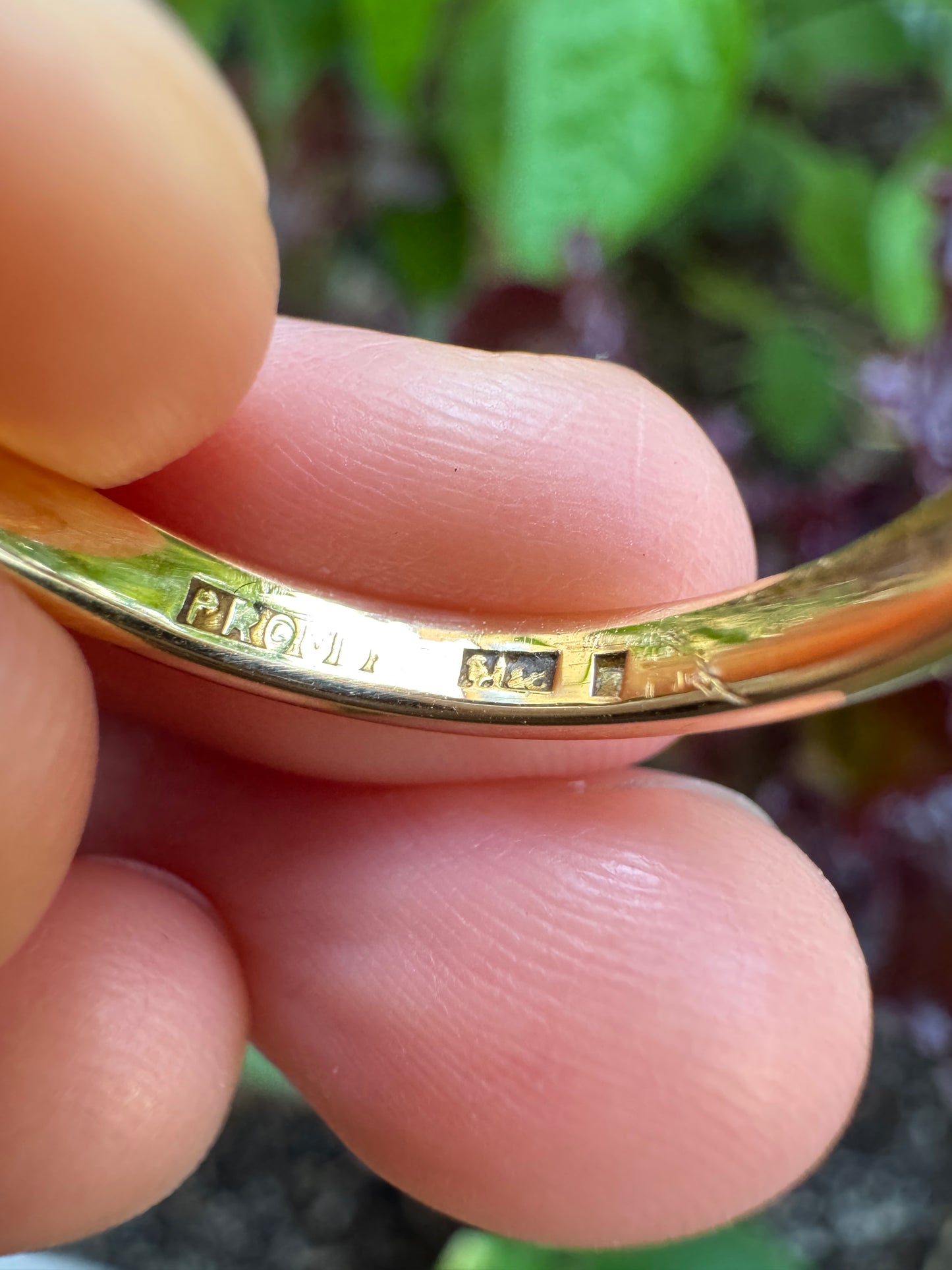 Vintage Australian 18ct yellow gold band, 2mm wide