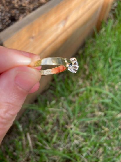 Vintage 18ct yellow gold and palladium diamond cluster ring with foliate shoulders