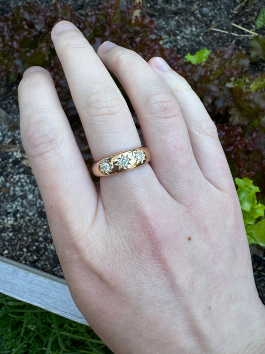 Vintage 14ct yellow gold three stone 0.2ct TCW old mine cut and brilliant cut diamond starset gypsy ring