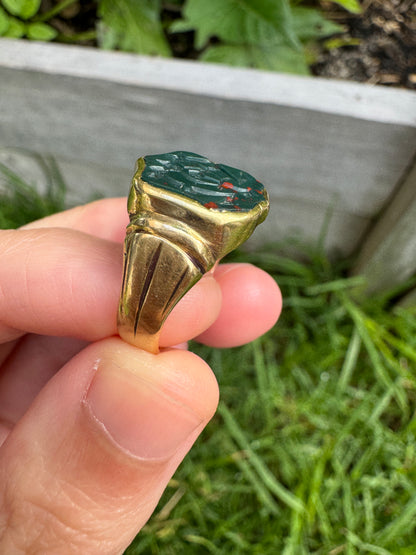 Antique Victorian 18ct yellow gold bloodstone intaglio signet ring