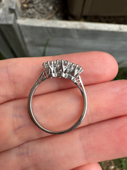 Vintage 18ct gold old mine cut diamond trilogy ring