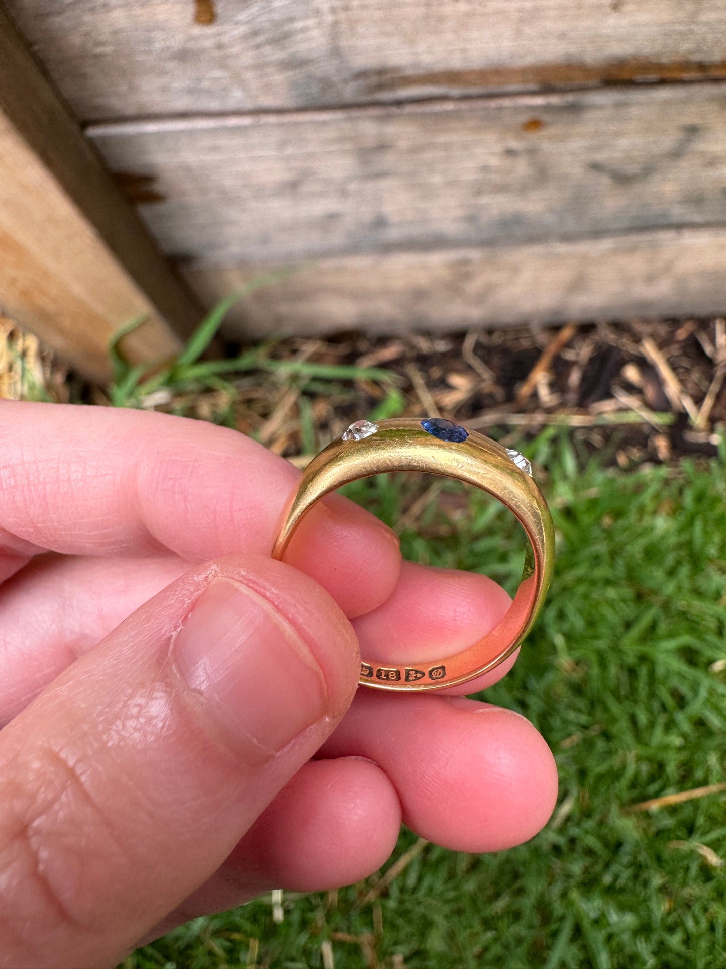 Antique Edwardian 18ct yellow gold sapphire and diamond gypsy ring