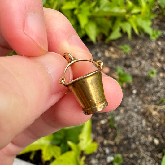 Antique 9ct gold bucket with handle charm