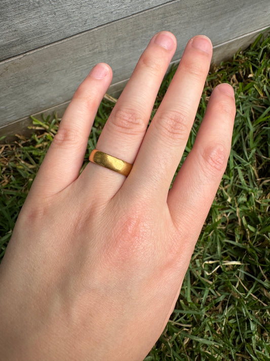 Antique 22ct yellow gold band, 5mm wide