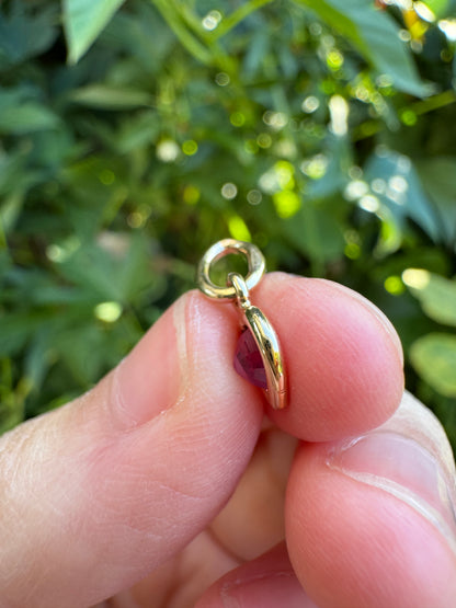 Custom 9ct yellow gold 0.56ct pink sapphire heart bezel set pendant