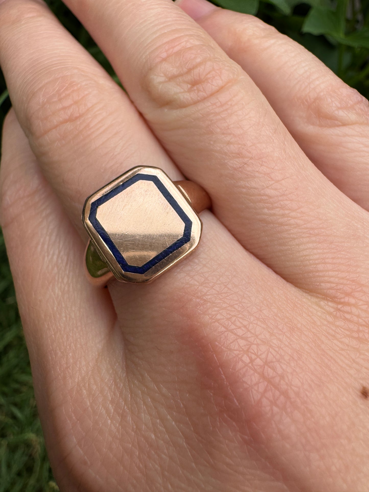 Antique Australian 9ct rosy yellow gold and enamel 'poison' signet ring