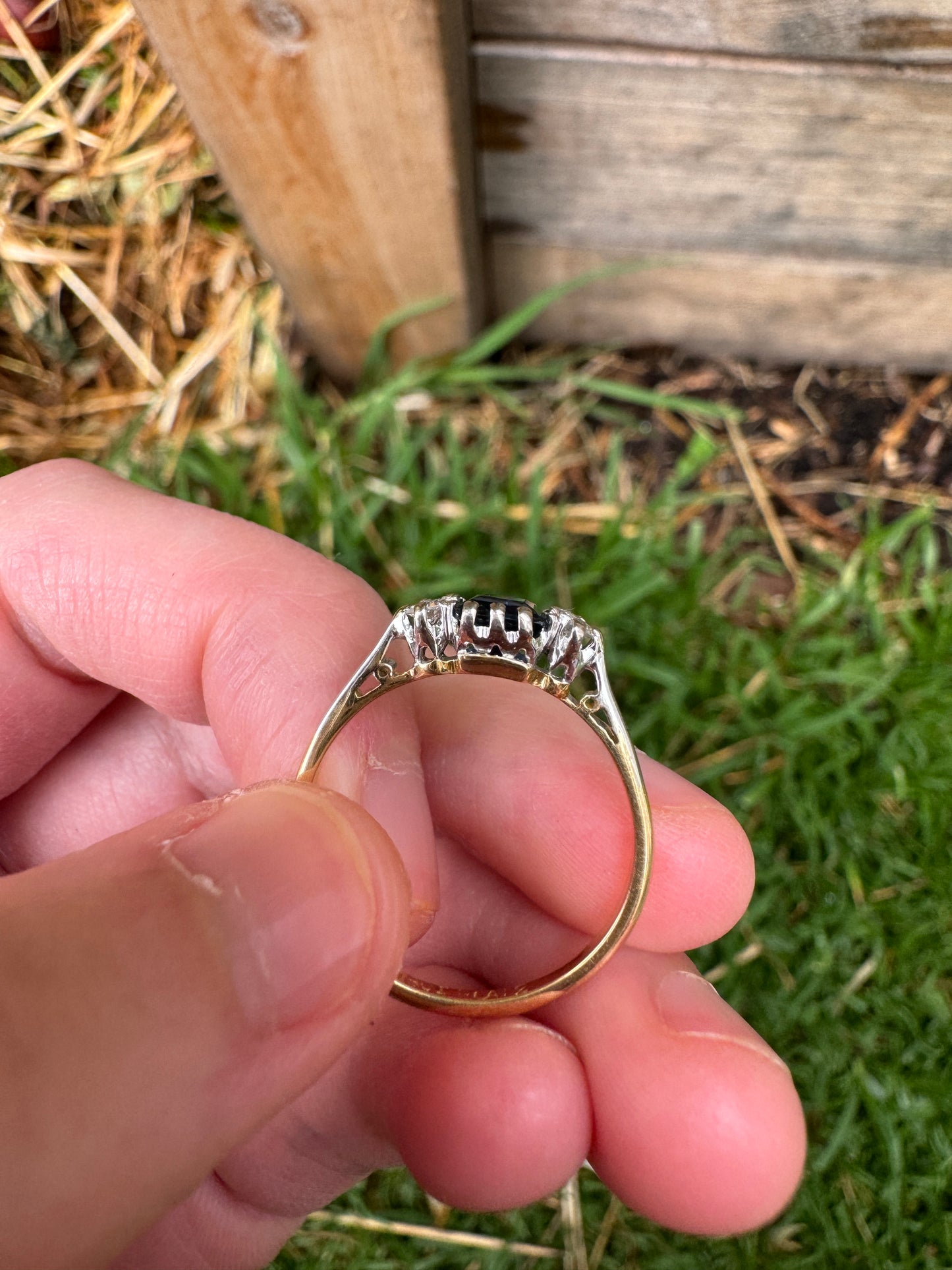 Vintage 18ct yellow gold and platinum natural table cut sapphire and old cut diamond ring
