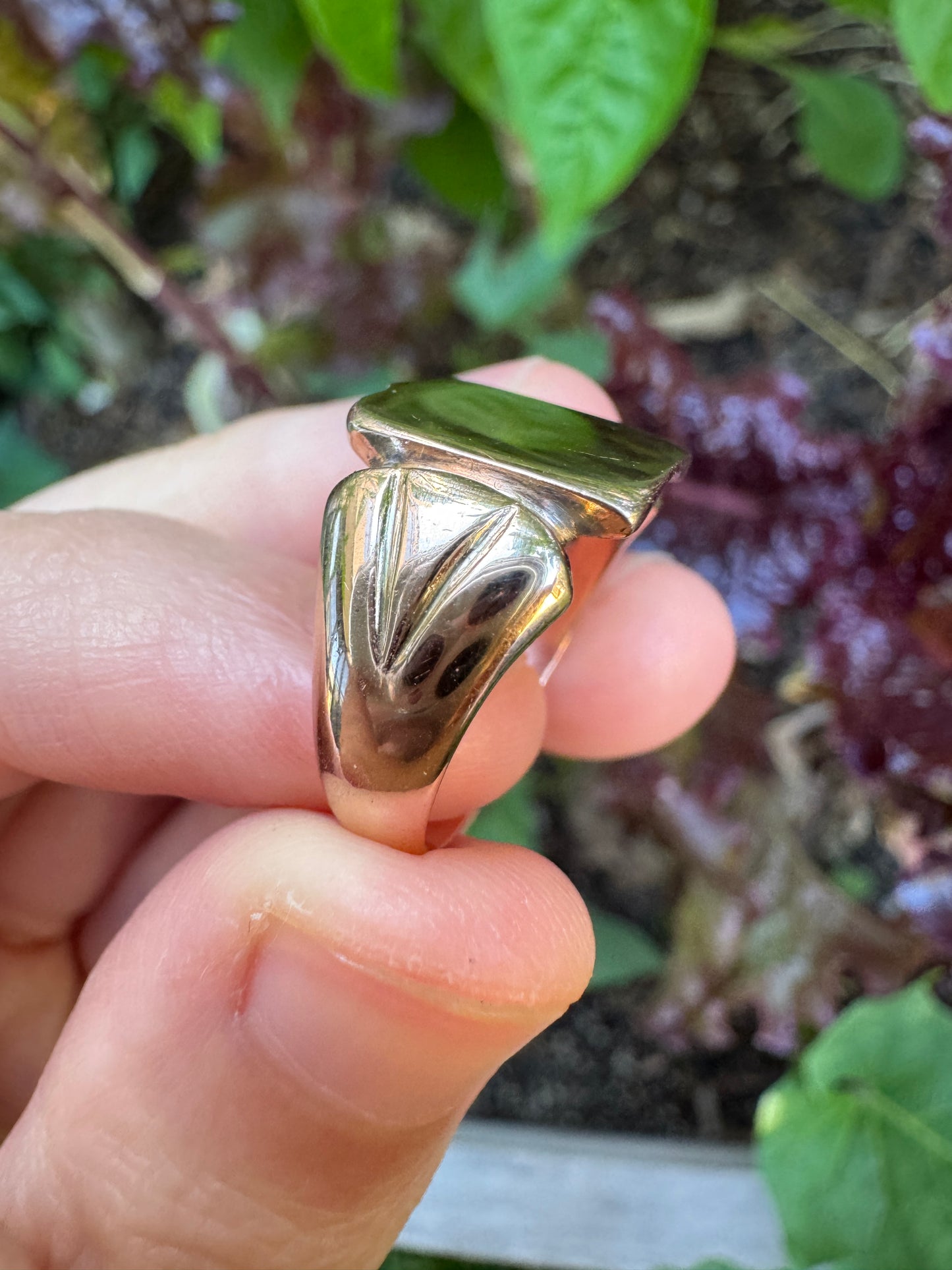 Antique Australian 9ct rosy yellow gold signet ring