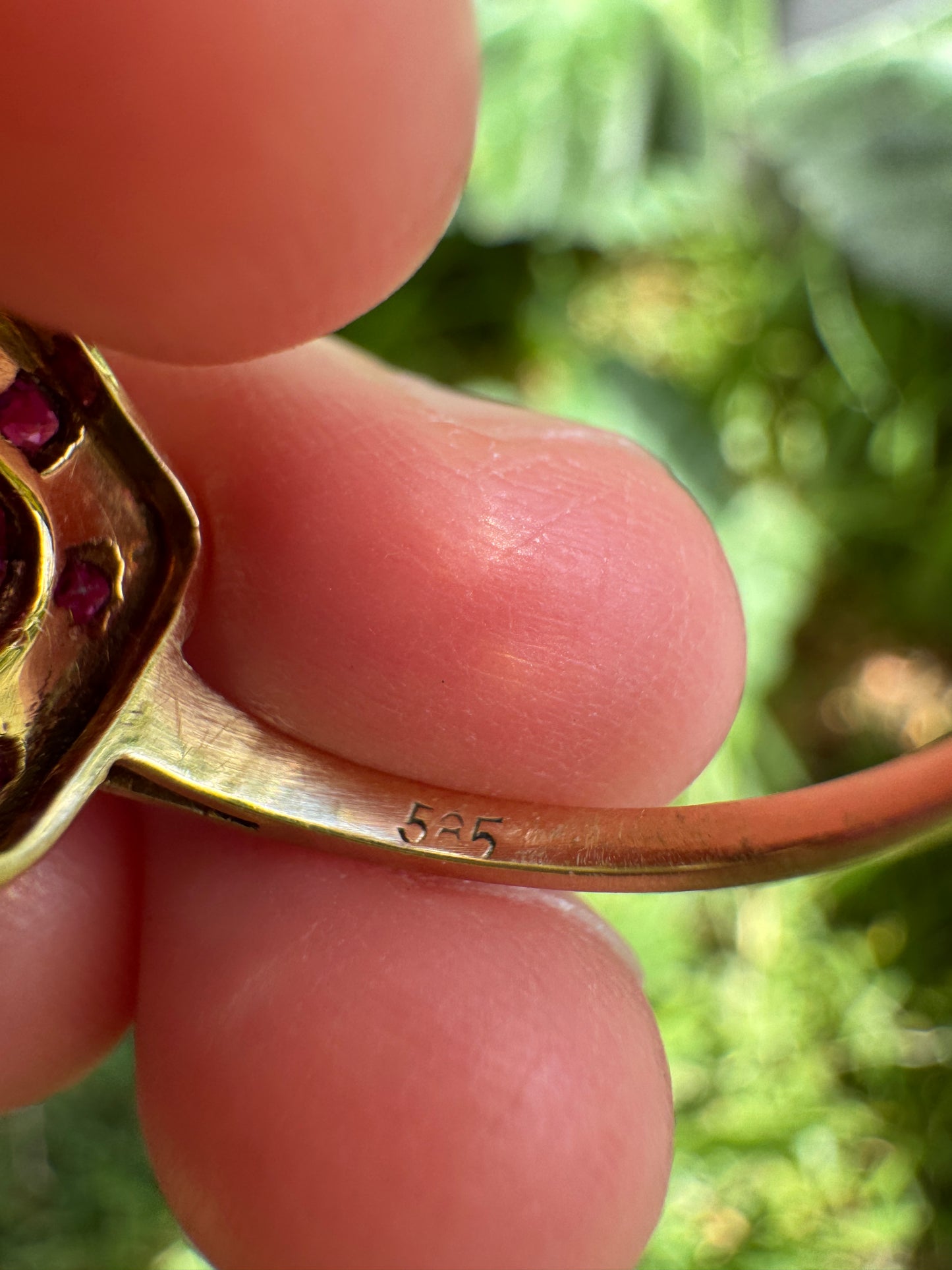 Vintage 14ct yellow gold 1ct TCW natural ruby and seed pearl cluster ring