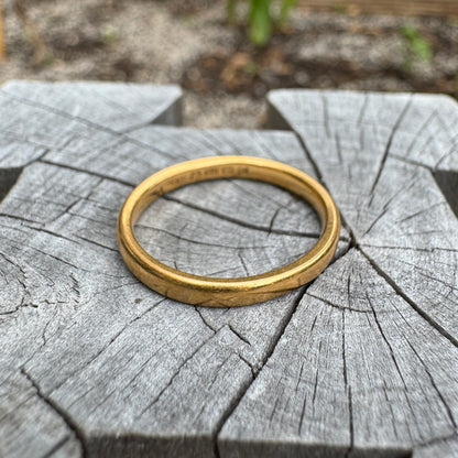 Vintage 22ct yellow gold band, 2mm wide (L.5/6)