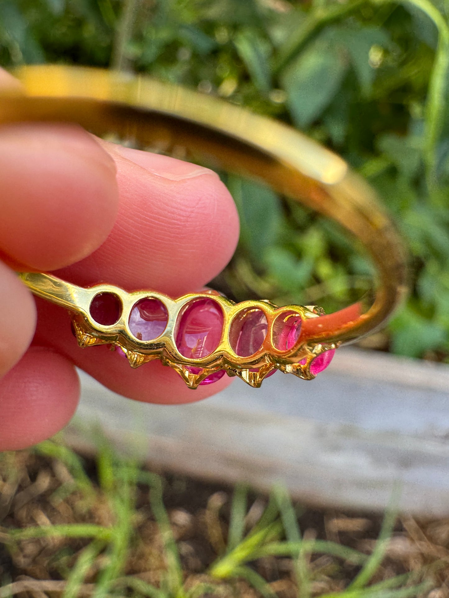 Antique 15ct yellow gold five stone 1.65ct TCW natural pink sapphire cabochon ring