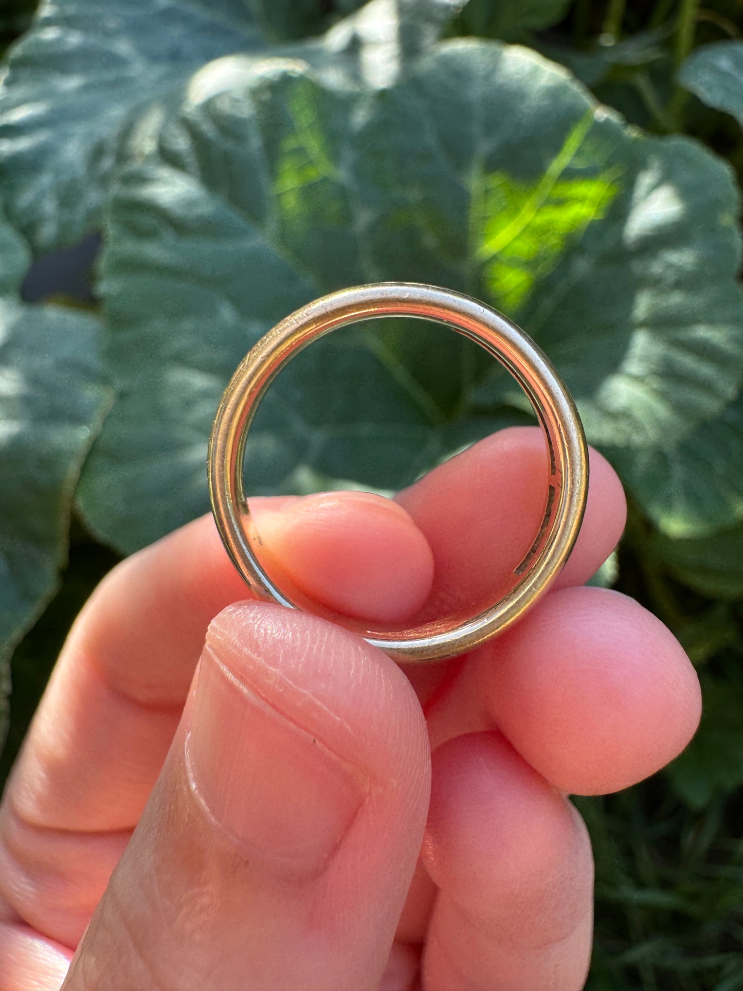 Antique Australian 15ct yellow gold band, 4.5mm wide