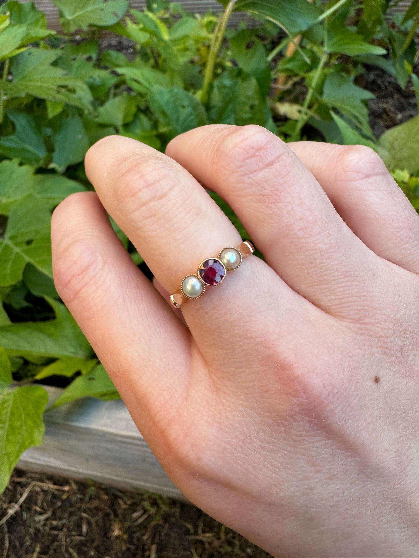 Vintage 18ct yellow gold 0.2ct ruby and pearl ring